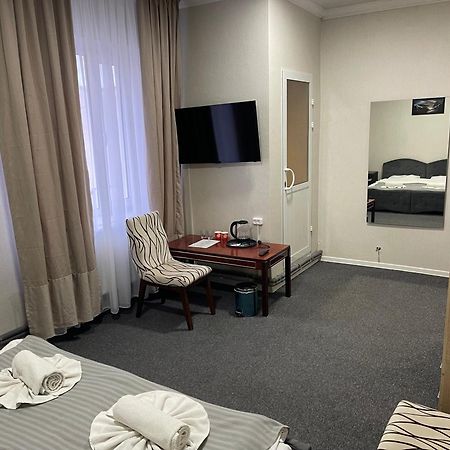 Medelean Hotel Comrat Kültér fotó
