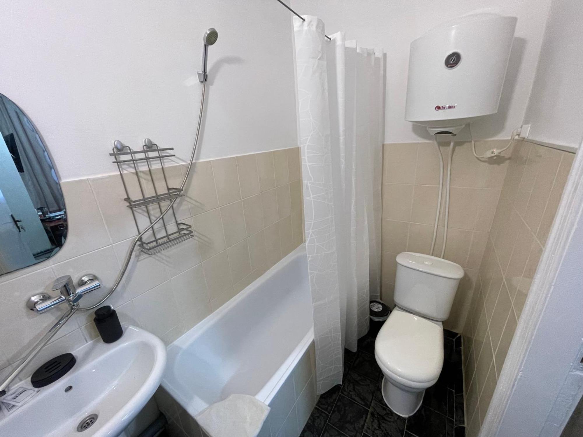 Medelean Hotel Comrat Kültér fotó