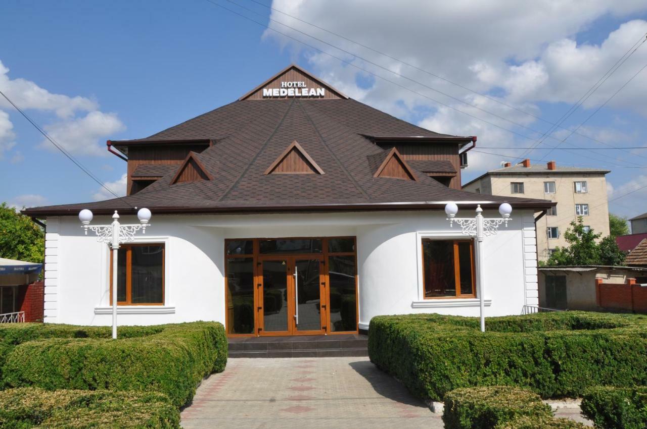 Medelean Hotel Comrat Kültér fotó