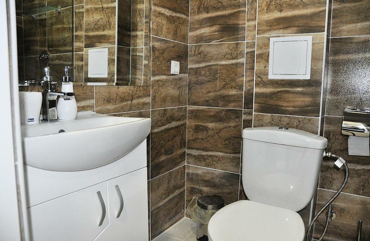 Medelean Hotel Comrat Kültér fotó