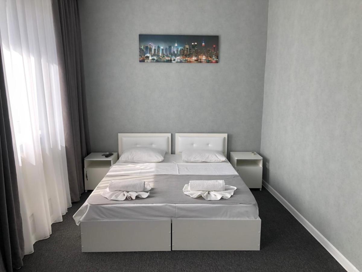 Medelean Hotel Comrat Kültér fotó