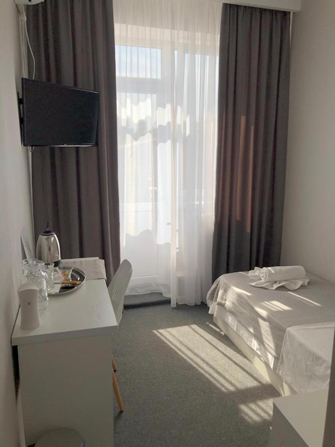 Medelean Hotel Comrat Kültér fotó