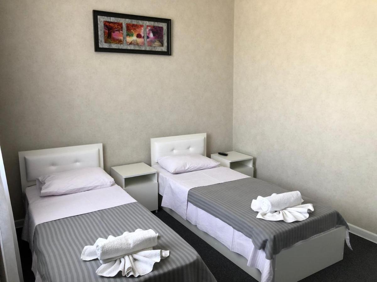 Medelean Hotel Comrat Kültér fotó