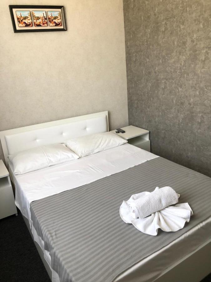 Medelean Hotel Comrat Kültér fotó