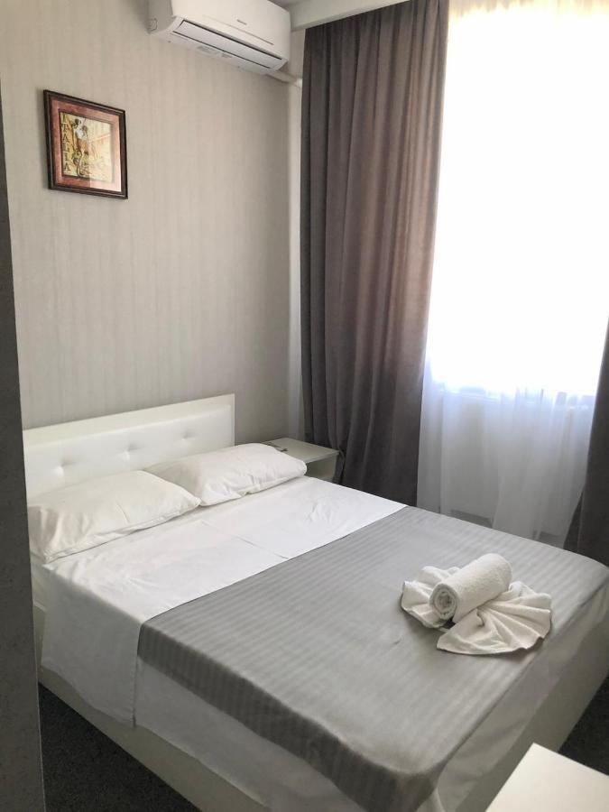 Medelean Hotel Comrat Kültér fotó